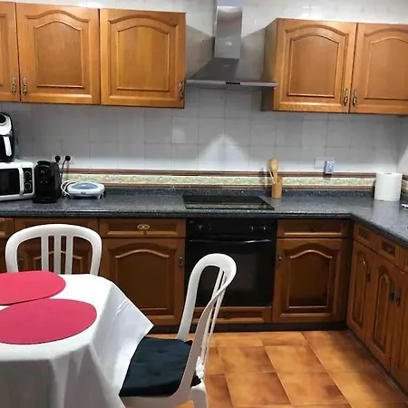 Casa Dos Pisos Con Terraza Perello (Valencia)