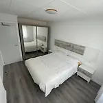 Casa Dos Pisos Con Terraza *