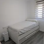 Casa Dos Pisos Con Terraza *