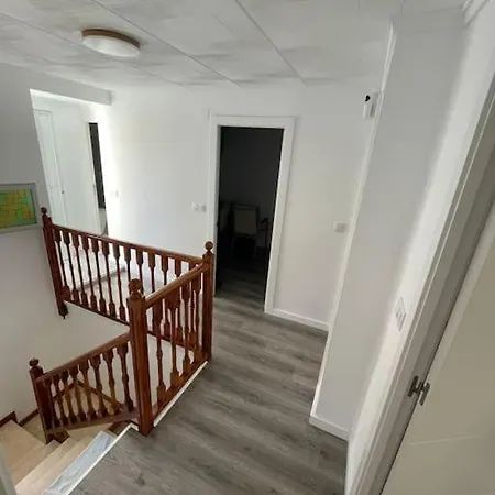 Casa Dos Pisos Con Terraza بيت للعطل Perelló