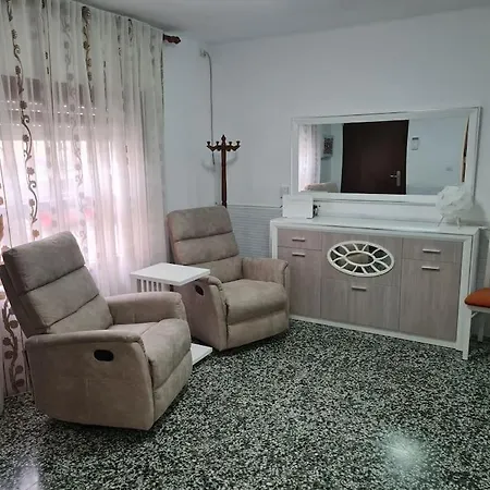 Casa Dos Pisos Con Terraza Perelló
