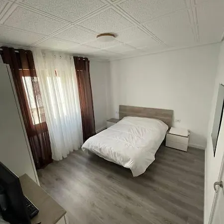 Casa Dos Pisos Con Terraza * Perelló