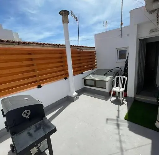 Casa Dos Pisos Con Terraza * Perelló