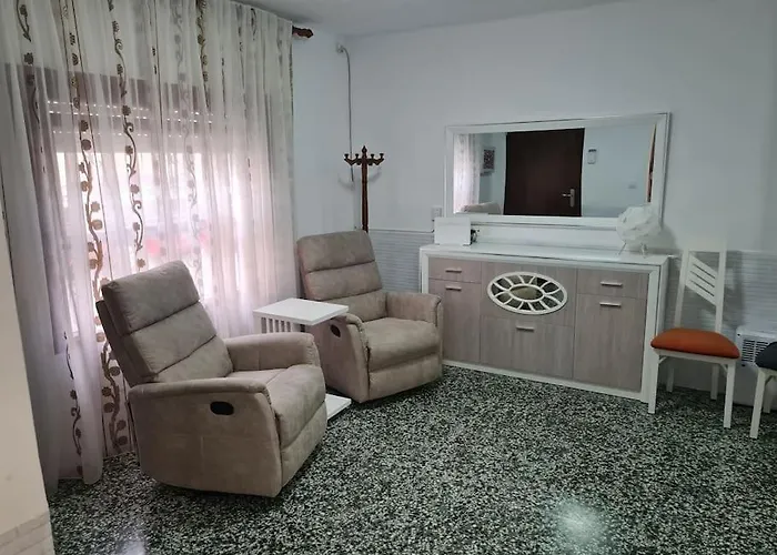 Casa Dos Pisos Con Terraza Perelló