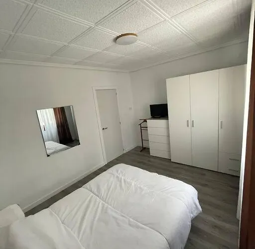 Casa Dos Pisos Con Terraza * Perelló